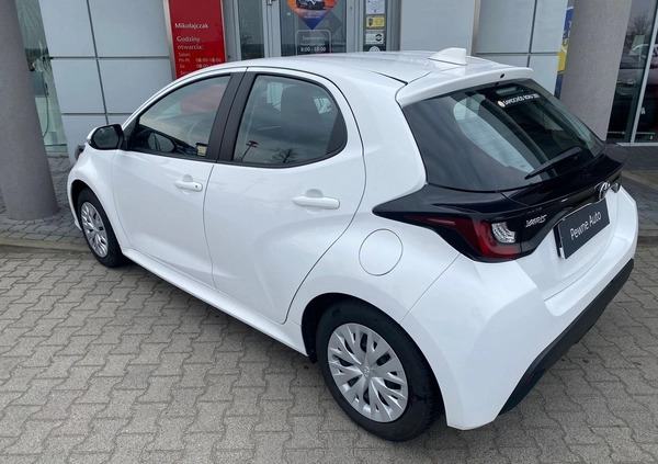 Toyota Yaris cena 63900 przebieg: 121529, rok produkcji 2022 z Brwinów małe 254